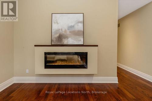 119 Earl Street, Wasaga Beach, ON - Indoor With Fireplace