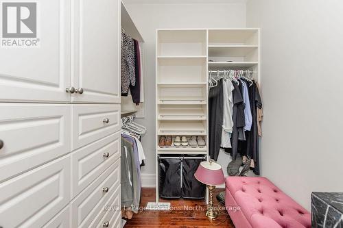 119 Earl Street, Wasaga Beach, ON - Indoor With Storage