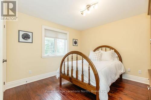 119 Earl Street, Wasaga Beach, ON - Indoor Photo Showing Bedroom