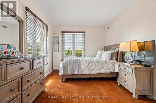 301 - 1000 Sheppard Avenue W, Toronto, ON - Indoor Photo Showing Bedroom