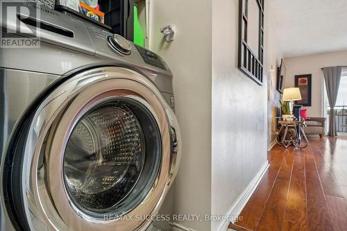 301 - 1000 Sheppard Avenue W, Toronto, ON - Indoor Photo Showing Laundry Room