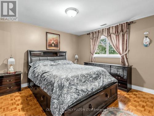 388 Handley Crescent, Newmarket, ON - Indoor Photo Showing Bedroom