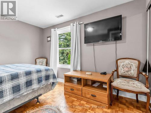388 Handley Crescent, Newmarket, ON - Indoor Photo Showing Bedroom