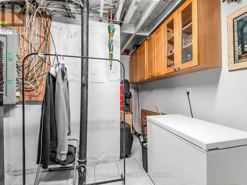 388 Handley Crescent, Newmarket, ON - Indoor