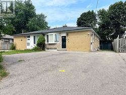 219 BEECHY DRIVE  Richmond Hill, ON L4C 2X6