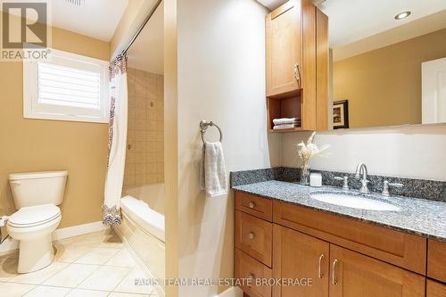 1041 Lebanon Drive, Innisfil, ON - Indoor Photo Showing Bathroom