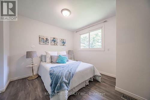 9510 Morning Glory Road, Georgina, ON - Indoor Photo Showing Bedroom