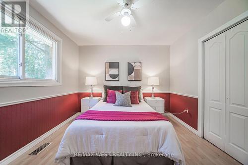 9510 Morning Glory Road, Georgina, ON - Indoor Photo Showing Bedroom
