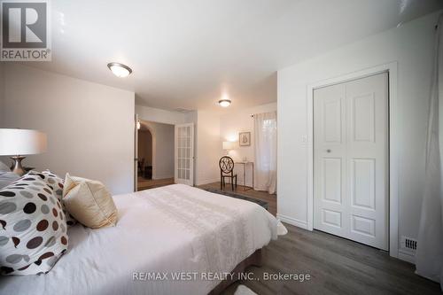 9510 Morning Glory Road, Georgina, ON - Indoor Photo Showing Bedroom