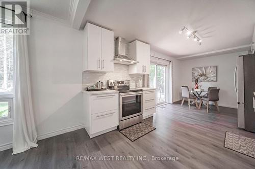 9510 Morning Glory Road, Georgina, ON - Indoor Photo Showing Kitchen