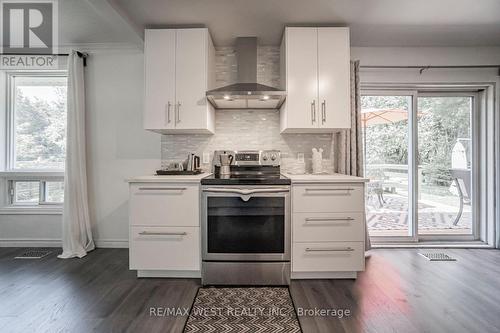 9510 Morning Glory Road, Georgina, ON - Indoor Photo Showing Kitchen