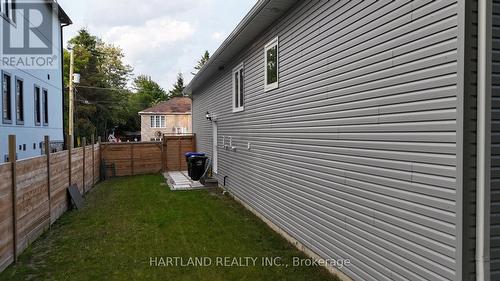 22 Berkely Street, Wasaga Beach, ON - Outdoor With Exterior
