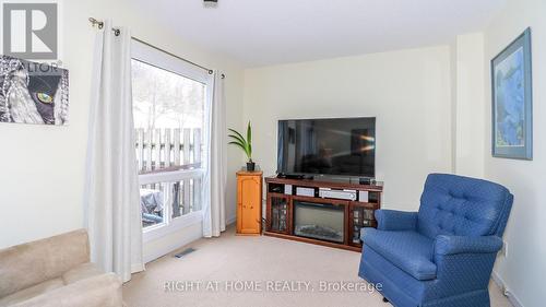 23 - 52 Adelaide Street, Barrie, ON - Indoor Photo Showing Living Room