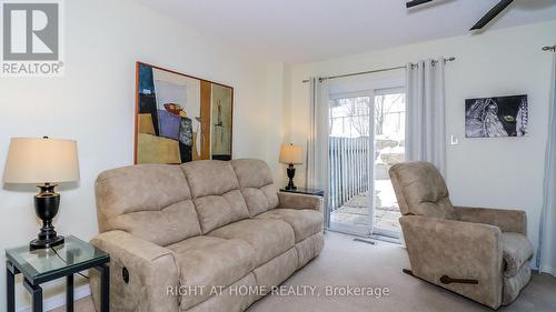 23 - 52 Adelaide Street, Barrie, ON - Indoor Photo Showing Living Room