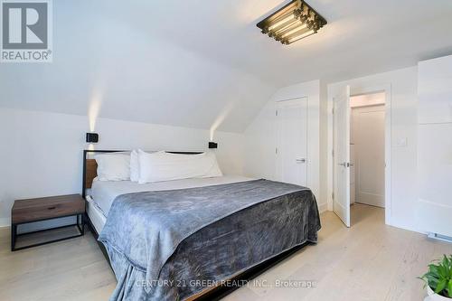 32 Castlebar Road, Toronto, ON - Indoor Photo Showing Bedroom