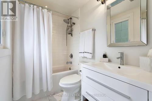 32 Castlebar Road, Toronto, ON - Indoor Photo Showing Bathroom