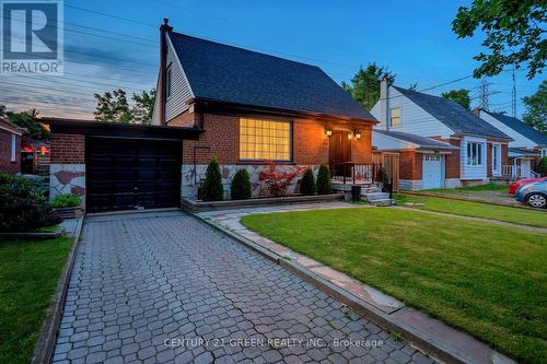 32 Castlebar Road, Toronto, ON - Outdoor