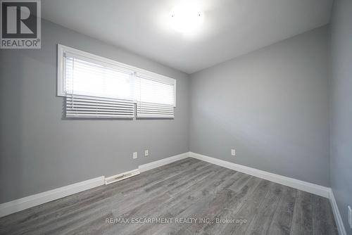 Upper - 76 Glenview Avenue, Cambridge, ON - Indoor Photo Showing Other Room