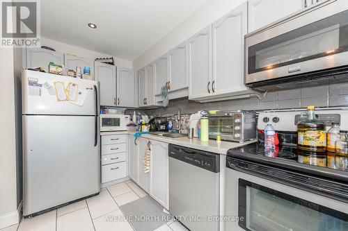 501 Lawler Crescent, Ottawa, ON - Indoor Photo Showing Kitchen