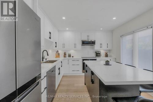 128 Seaside Circle, Brampton, ON - Indoor Photo Showing Kitchen With Stainless Steel Kitchen With Double Sink With Upgraded Kitchen