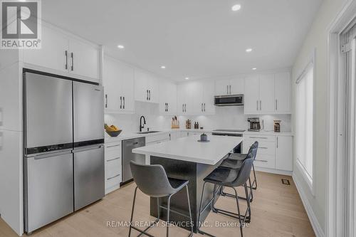 128 SEASIDE CIRCLE  Brampton, ON L6R 2G9