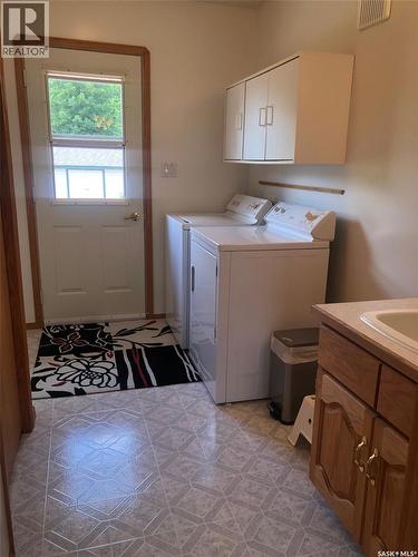 643 2Nd Street Ne, Preeceville, SK - Indoor Photo Showing Laundry Room