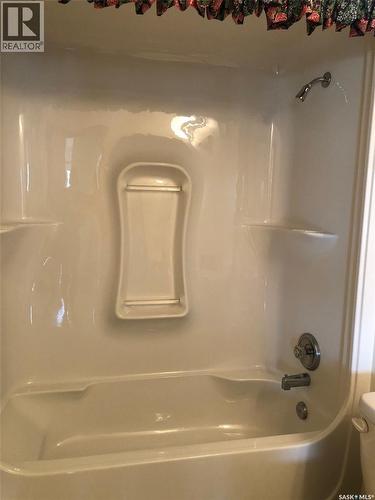 643 2Nd Street Ne, Preeceville, SK - Indoor Photo Showing Bathroom
