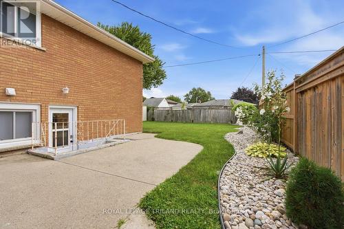 27 ALDBOROUGH AVENUE , St. Thomas, Ontario N5R 4S8 2