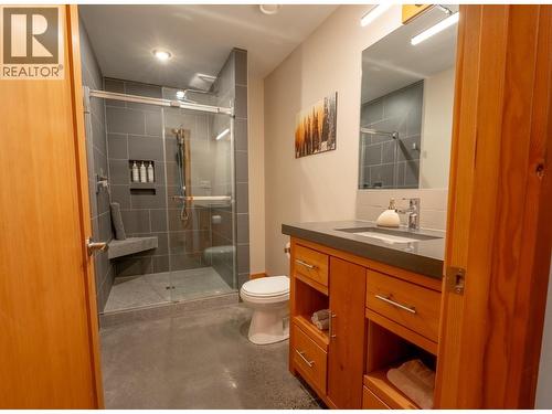 Bathroom - 1917 Mt Mcpherson Drive, Revelstoke, BC - Indoor Photo Showing Bathroom