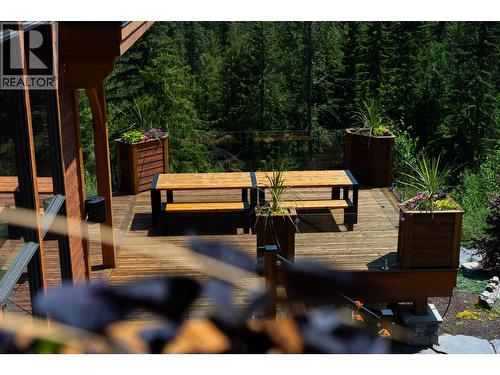 Custom outdoor dining - 1917 Mt Mcpherson Drive, Revelstoke, BC - Outdoor