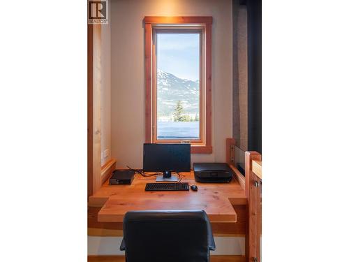 Homework/gaming desk - 1917 Mt Mcpherson Drive, Revelstoke, BC - Indoor Photo Showing Office