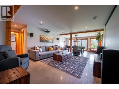 Lwr level entertaining - 1917 Mt Mcpherson Drive, Revelstoke, BC - Indoor Photo Showing Living Room
