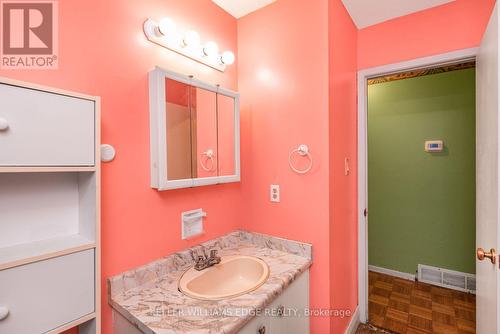 2138 Falmouth Terrace, Burlington, ON - Indoor Photo Showing Bathroom