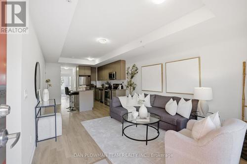 1210 - 2635 William Jackson Drive, Pickering, ON - Indoor Photo Showing Living Room