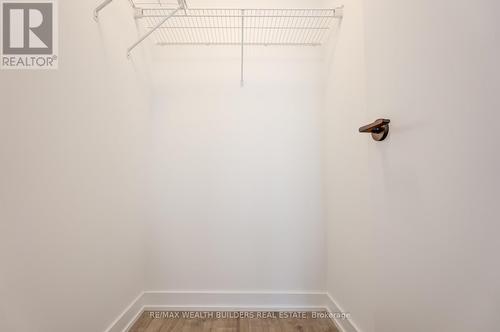 714 - 220 Missinnihe Way, Mississauga, ON - Indoor With Storage
