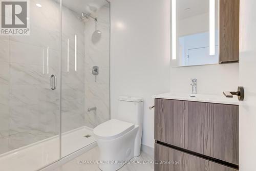 714 - 220 Missinnihe Way, Mississauga, ON - Indoor Photo Showing Bathroom