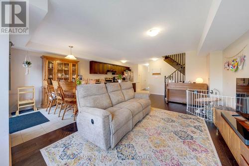 96 Esther Crescent S, Thorold, ON - Indoor Photo Showing Living Room