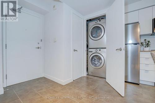 307 - 15 Fort York Boulevard, Toronto, ON - Indoor Photo Showing Laundry Room