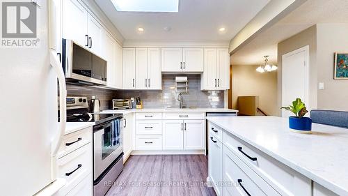 74 Telfer Road, Collingwood, ON - Indoor Photo Showing Kitchen With Upgraded Kitchen