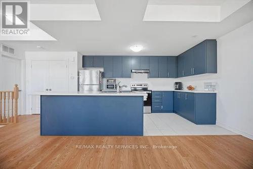 14 - 417 Dougall Avenue, Caledon, ON - Indoor Photo Showing Kitchen With Upgraded Kitchen