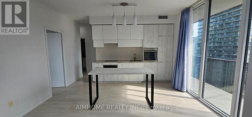 1711 - 8 Eglinton Avenue E, Toronto, ON - Indoor Photo Showing Other Room