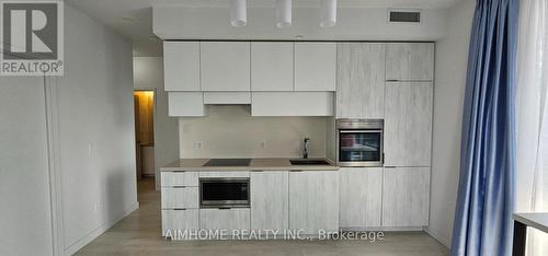 1711 - 8 Eglinton Avenue E, Toronto, ON - Indoor Photo Showing Kitchen