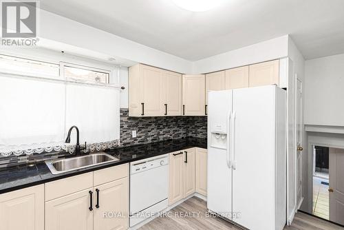 100 Mountain Avenue N, Hamilton (Stoney Creek), ON - Indoor Photo Showing Kitchen