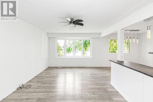 100 Mountain Avenue N, Hamilton (Stoney Creek), ON - Indoor Photo Showing Other Room