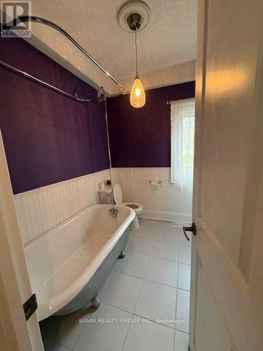 687 Richmond Street W, Toronto, ON - Indoor Photo Showing Bathroom