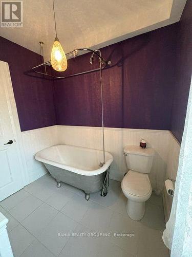 687 Richmond Street W, Toronto, ON - Indoor Photo Showing Bathroom