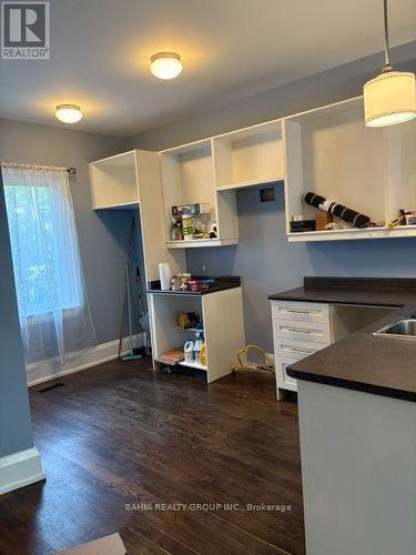 687 Richmond Street W, Toronto, ON - Indoor Photo Showing Kitchen