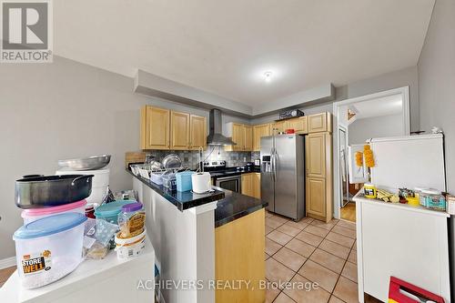 517 Navigator Drive, Mississauga, ON - Indoor Photo Showing Kitchen