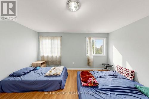 517 Navigator Drive, Mississauga, ON - Indoor Photo Showing Bedroom