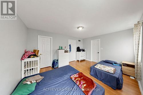 517 Navigator Drive, Mississauga, ON - Indoor Photo Showing Bedroom